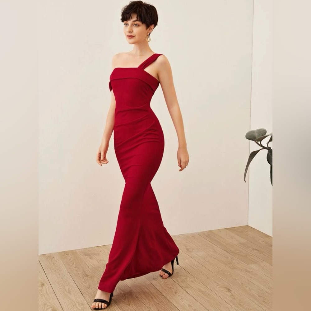 Elegant Off-Shoulder Red Dress - Picture 2 of 5